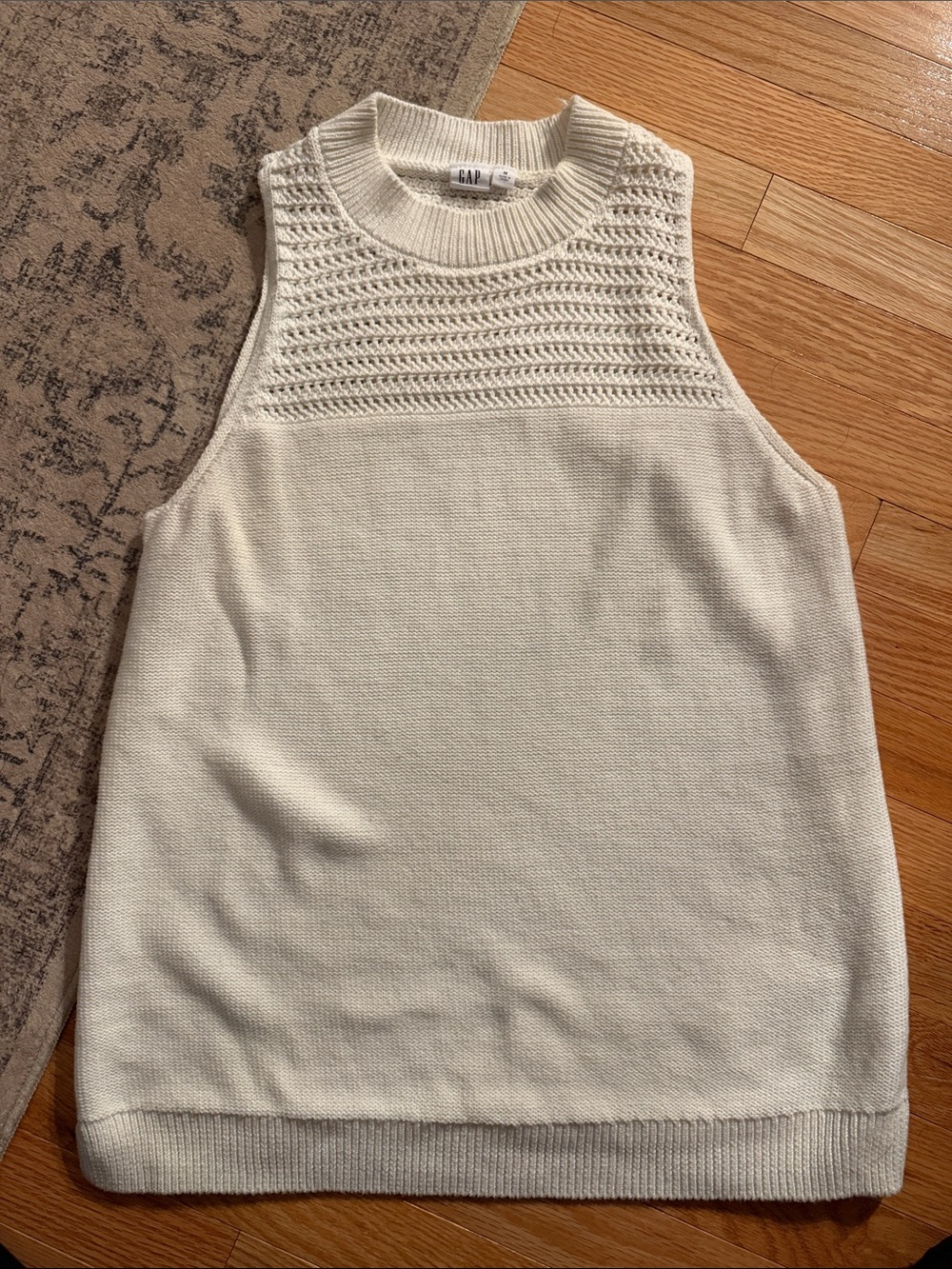 GAP Ivory Cream Sleeveless Knit Sweater Tank Top Crochet Textured Y2K Preppy
